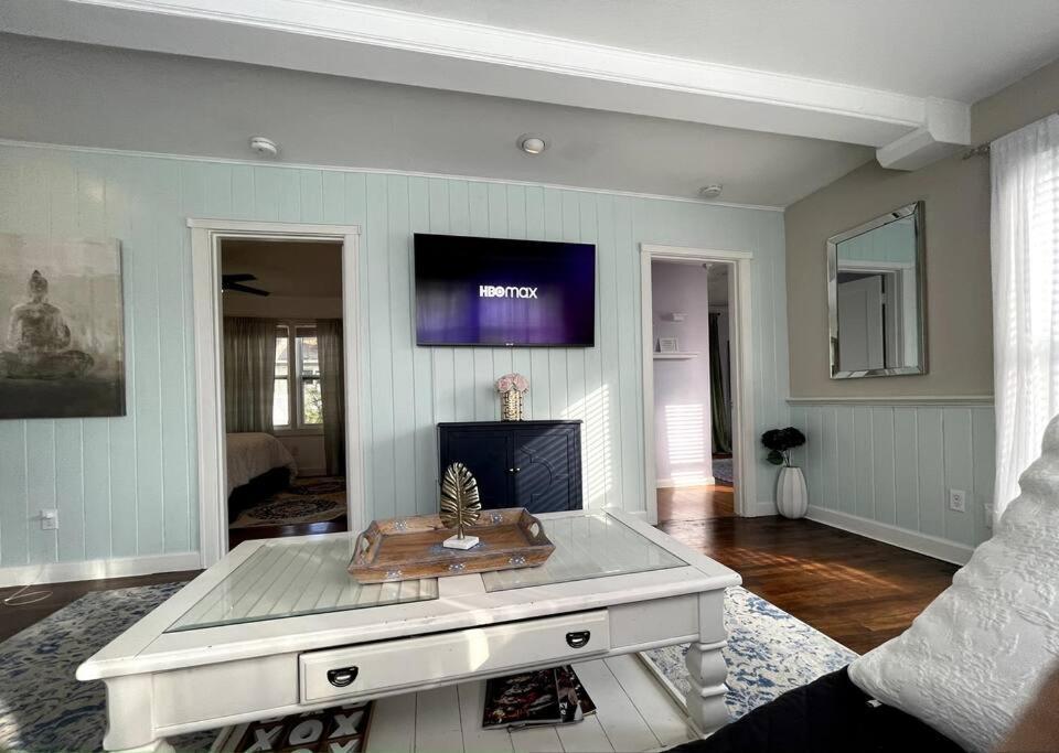 Cozy Sanctuary Minutes From The Bay And Beaches Tampa Exterior photo