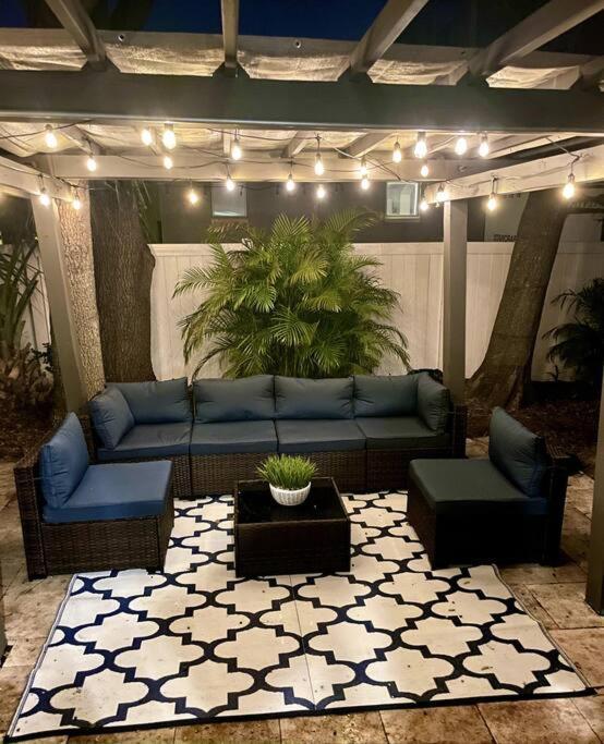 Cozy Sanctuary Minutes From The Bay And Beaches Tampa Exterior photo